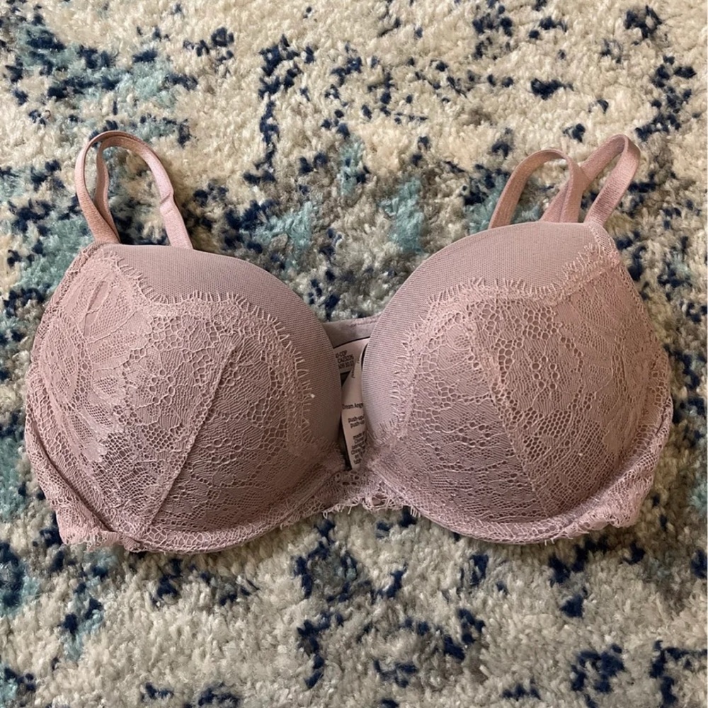 Victoria’s Secret bra 32C